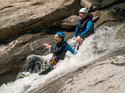 Geschenkbox Canyoning-Abenteuer im Tessin für Adrenalinjunkies