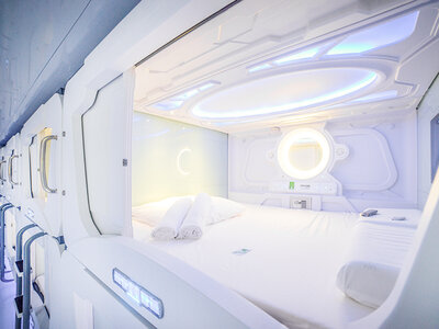 Cofanetto regalo Viaggio futuristico a Madrid: 1 notte nel primo Capsule hotel spagnolo