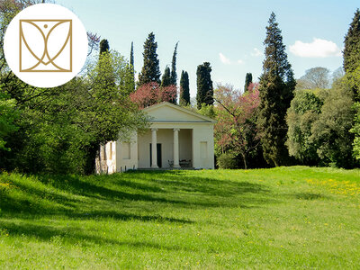 Cofanetto regalo Tour guidato del Parco Frassanelle, della villa e delle grotte con aperitivo per 2