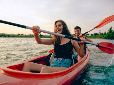 Caja ¡Aventura acuática!: 1 actividad en canoa o piragua para 2 personas