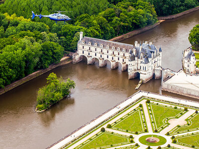 Coffret cadeau Vol en hélicoptère de 25 minutes au-dessus des châteaux de la Loire