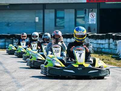 Caja 1 sesión de karting para 4 personas en Vic, Barcelona