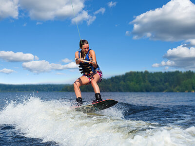 Caja Sea Scooter, wakeboard y banana acuática en la costa de Lugo para 2 personas