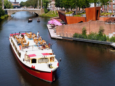 Doos Rondvaart en lunch voor 2 bij Rederij Wolthuis in Den Bosch (2u)