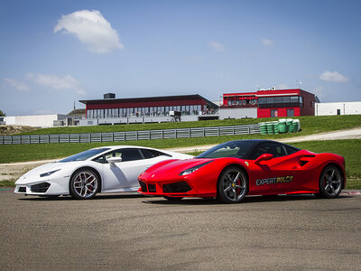 Coffret 2 tours de course au volant d'une Lamborghini, d'une Ferrari ou d'une Porsche à Mettet