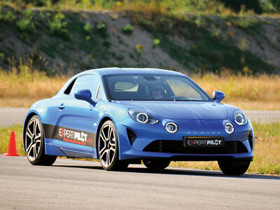 Doos 8 rondes racen in een Porsche Cayman, Alpine of Renault in Mettet