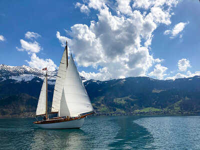 Cofanetto Escursione culturale in barca a vela sul pittoresco Lago di Thun