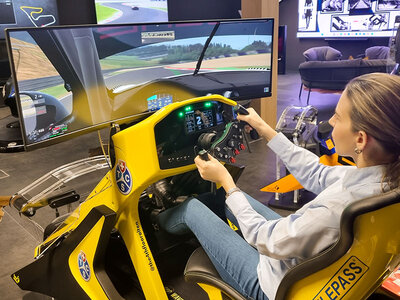 Cofanetto Adrenalinica esperienza nel simulatore di guida di Formula 1 o GT per 2 nel Canton Soletta