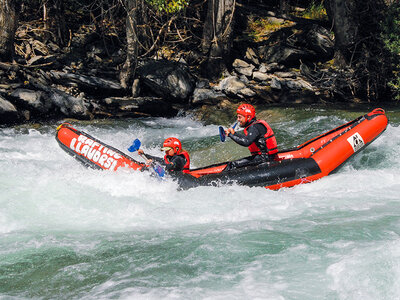 Caja Descenso en canoa o hidrospeed de 5 km en Lleida para 2 personas