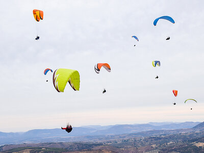 Caja Vuelo en parapente de 15 minutos para 1 persona en Madrid