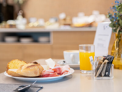 A Coruña mágica: 1 noche con desayuno y acceso a spa en el Hotel Avenida