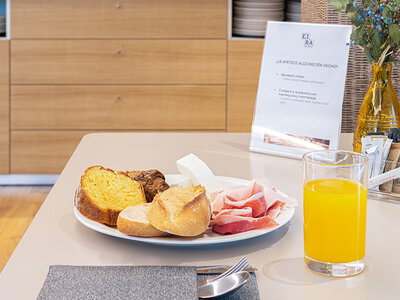 Caja A Coruña para disfrutones: 1 noche, desayuno y cena en el Hotel Avenida