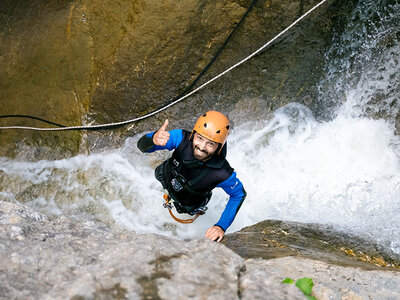 Coffret Excursion canyoning riche en adrénaline au lac des Quatre-Cantons pour 1 personne