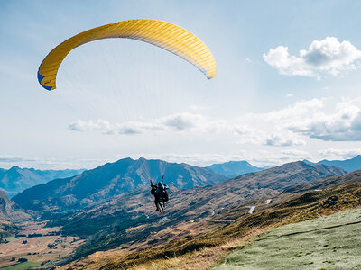 Caja Vuelo en parapente de 30 minutos en Madrid para 2 personas