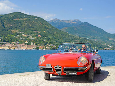 Cofanetto Guida di 1 giorno in Alfa Romeo Giulietta spider sul Lago di Garda (10h)