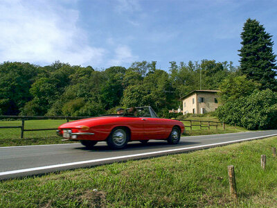 1 giorno alla guida di un’auto d’epoca sul Lago di Garda (10h)