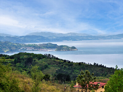 Cofanetto Biglietti per il Museo Guggenheim di Bilbao e tour della costa basca per 2