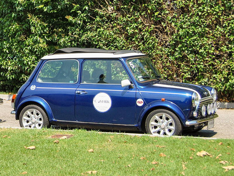 Guida retrò su un'auto vintage per un weekend sul Lago di Garda per 1