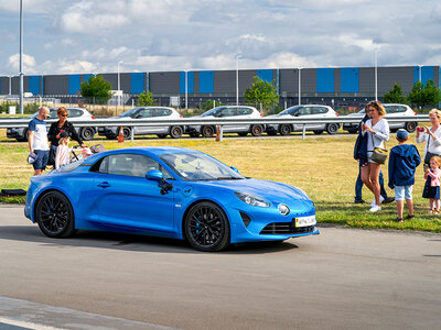 Stage de pilotage enfant : 5 tours de circuit en Alpine A110 S ou BMW M2