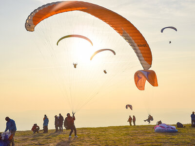 Caja Curso de iniciación al parapente de 4 horas en Madrid para 2 personas