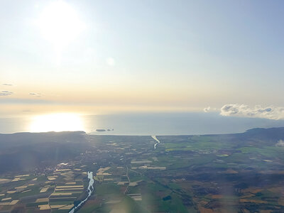 Caja Vuelo en globo aerostático de 1 hora por la Costa Brava con reportaje