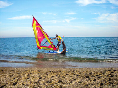 Caja Curso de windsurf de 8 horas y sesión en canoa de 2 horas en el sur