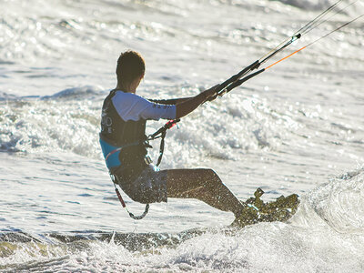 Caja regalo Bautismo de kitesurf de 3 horas en Fuengirola para 1 persona