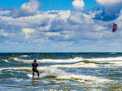 Caja regalo Bautismo de kitesurf en la Costa del Sol o 1 sesión de kitesurf de 1 hora para 2 personas