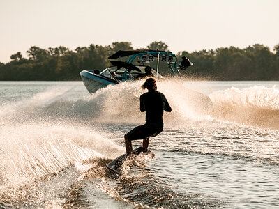 Caja Curso de iniciación al wakeboard de 3 horas para 2 personas