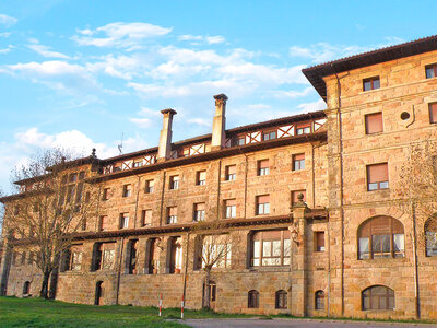 Caja Gran Hotel Balneario de Corconte: 1 noche con acceso a la zona termal para 2