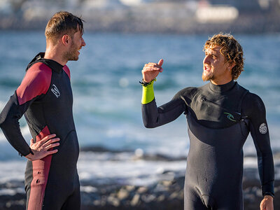 ¡Surfeando en Tenerife!: 1 clase de surf de 2 horas para 2 personas