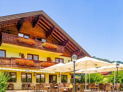 Geschenkbox Zweisamkeit genießen: 2 Übernachtungen mit 4-Gänge-Menü in Südbayern