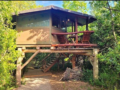 Box Romantischer Kurzurlaub mit 2 Übernachtungen im Baumhaus inklusive Sauna
