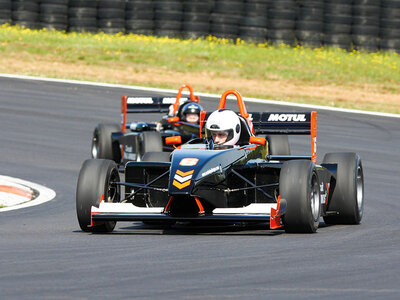 Box 7 Runden am Steuer eines Formel-3-Rennwagens auf der Rennstrecke Paul Ricard