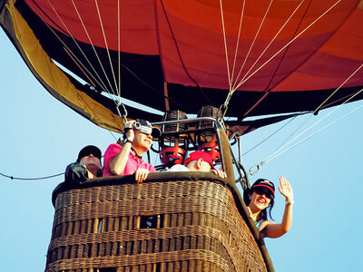 Caja Vuelo en globo de 1 hora por la Costa Brava para 4 personas