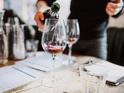 Selezione Mastrojanni: 3 pregiati vini rossi DOC e IGT con consegna a domicilio