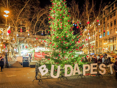 Cofanetto regalo Mercatini di Natale in Europa: 2 notti a Budapest per vivere la magia delle feste