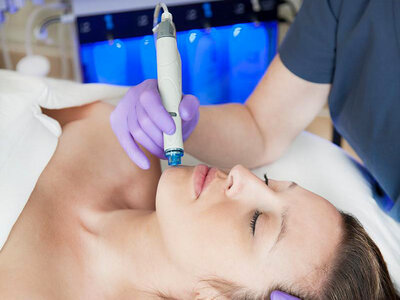 Caja Centro de Estética y Bienestar Rocío Escobar: 1 tratamiento facial de 30 min o 1 sesión de drenaje de piernas de 30 min