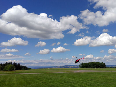 Aufregender Helikopterflug durch den Himmel über Zürich