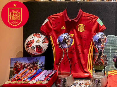 Caja regalo Museo de la Selección Española de Fútbol: 1 entrada y bufanda para 1 persona