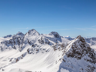15 minuti di volo panoramico in elicottero per 4 sui laghi del Massiccio del Monte Bianco