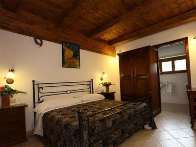 Cofanetto 1 notte in agriturismo a Rieti con visita guidata alle Grotte di Pietrasecca per 2