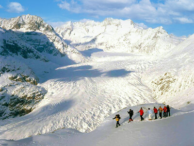 Geschenkbox 2 Übernachtungen in den Alpen mit Wellness und Skifahren in der Nähe des UNESCO-Welterbes Jungfrau-Aletsch