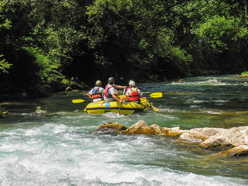 Discesa di soft-rafting e arrampicata sportiva con foto per 10 persone nel Lazio