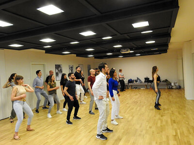 Cofanetto 1 abbonamento mensile per lezioni di Bachata per 2 appassionati ballerini