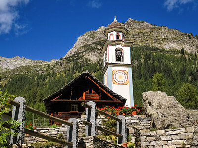 Cofanetto regalo 1 incantevole notte con colazione nel villaggio walser Bosco Gurin