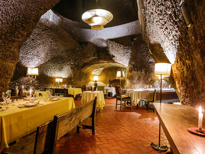 Caja regalo Una experiencia gastronómica original: menú degustación en el Restaurante Cueva del Túnel