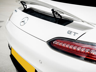 1 rit in een Mercedes AMG GT voor 1 persoon in Utrecht (15 min)