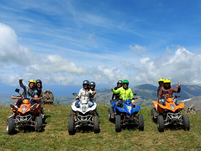 Cofanetto Giro in Quad di 1 ora a Palermo per 2 avventurieri e menù speciale