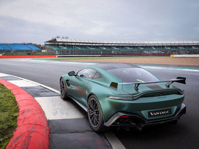 Coffret Stage de pilotage : 2 tours en Aston Martin Vantage F1 sur circuit